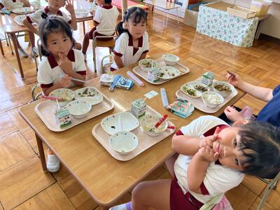 みんなで食べるとおいしいね。